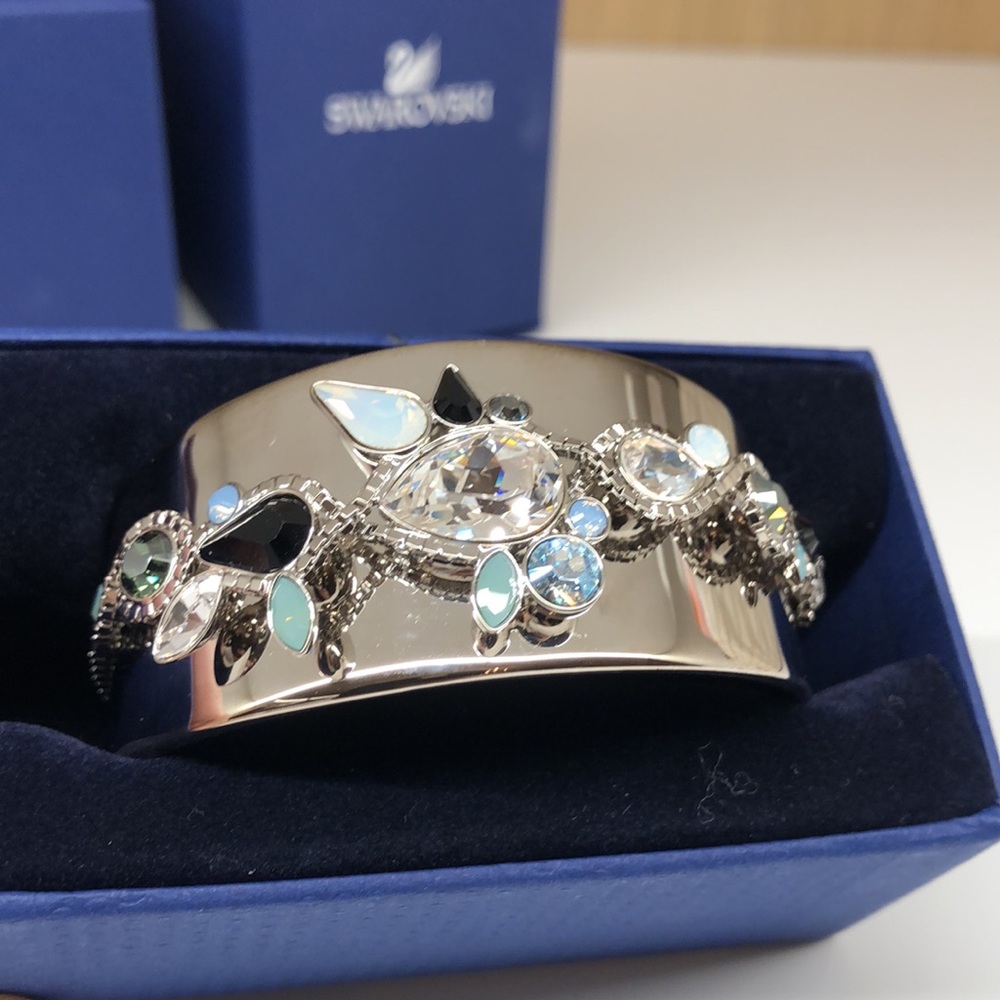 Swarovski Rachel Bangle - Picture 4 of 6